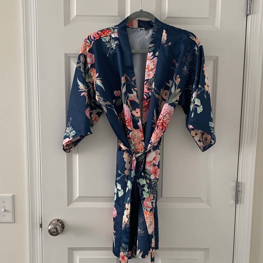 👰🏻‍♀️💍Flora Nikrooz Bridal Navy and Pink Floral Robe Bridesmaid robe